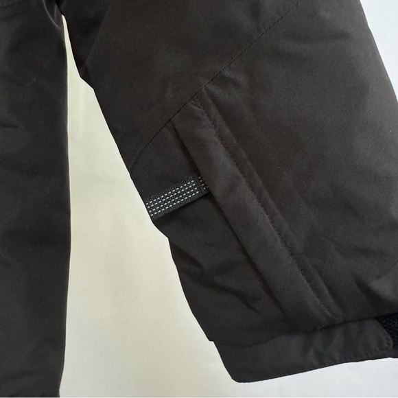 Youth Patagonia Black Ski Jacket
Size Small (7/8) - Picture 6 of 15